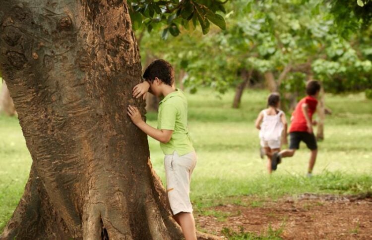 hide and seek camp game