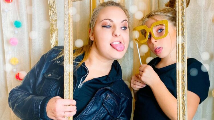 sleepover games - diy photo booth